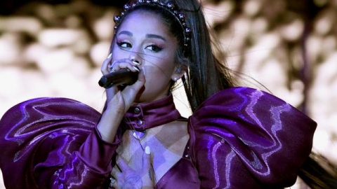 Show de Ariana Grande no Coachella conta com a participação de Nicki Minaj e membros do N'Sync