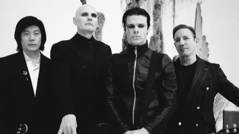 YUNGBLUD convida Smashing Pumpkins para nova versão de "Zombie". Escute com letra e tradução